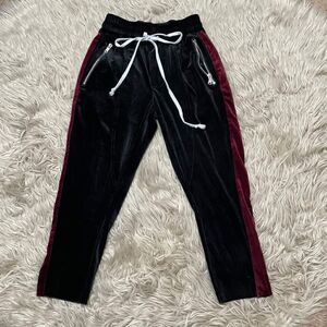 Lifted anchors velvet capris XS